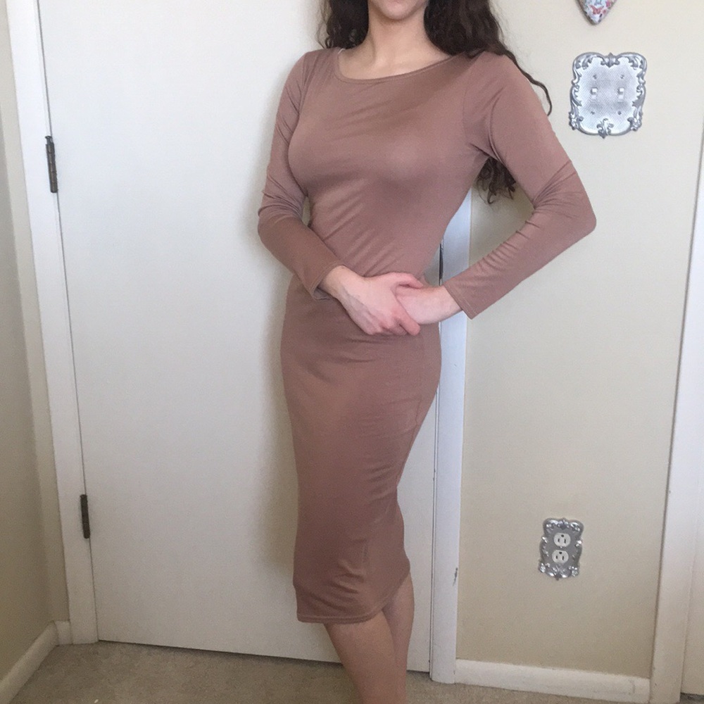 BooHoo Susan Long Sleeve Midi Dress “Camel”
